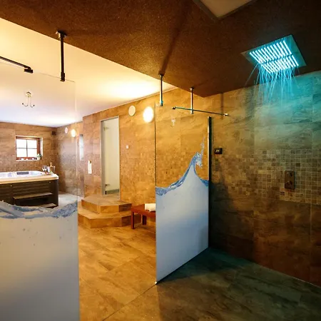 Modrasek Otel